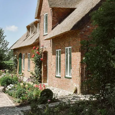 House - West Ferienhaus *